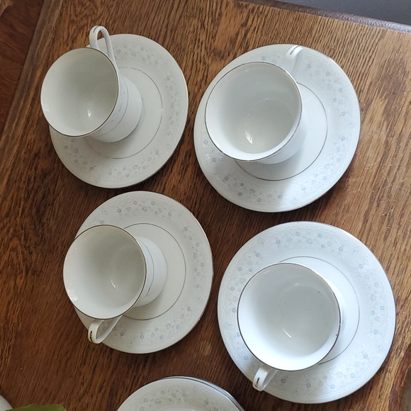 Liling Brocade Blue and Pink Set of 5 Tea Cups and 6 Saucers - Picture 2 of 16